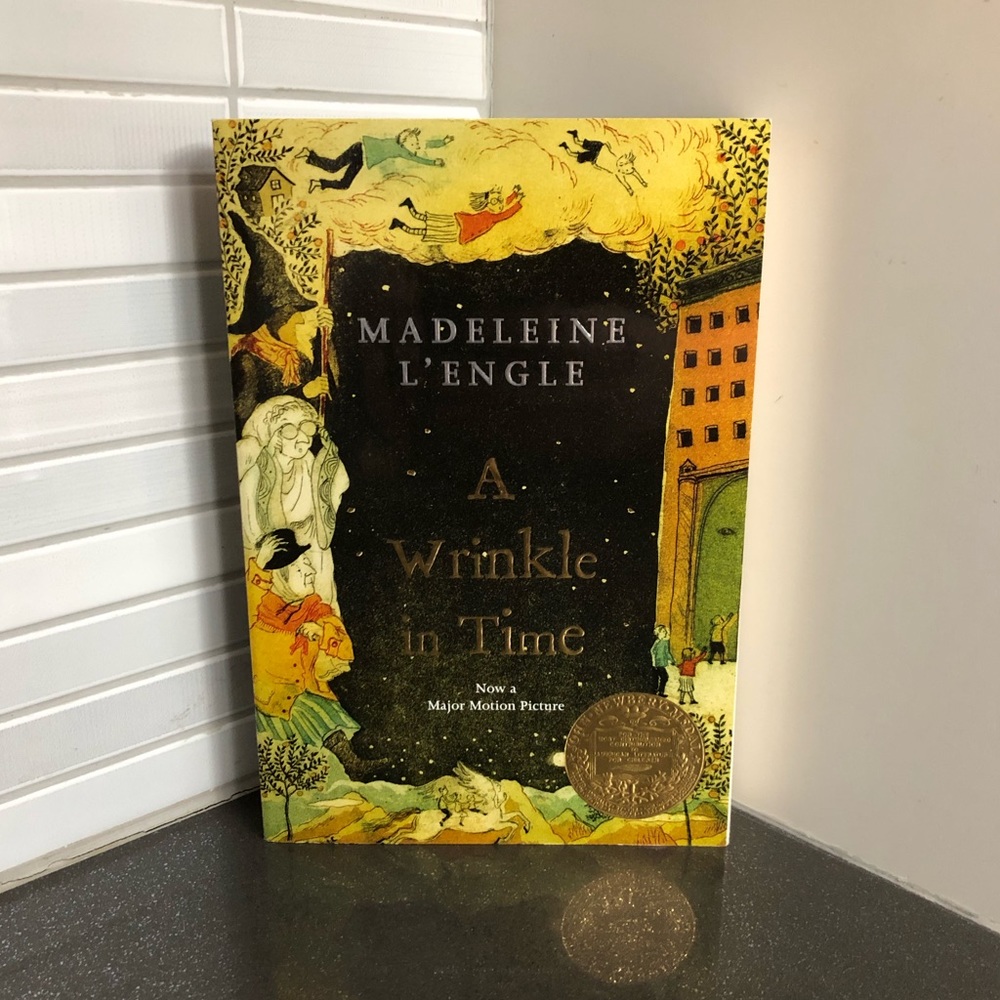 📚3/$18 A Wrinkle in Time